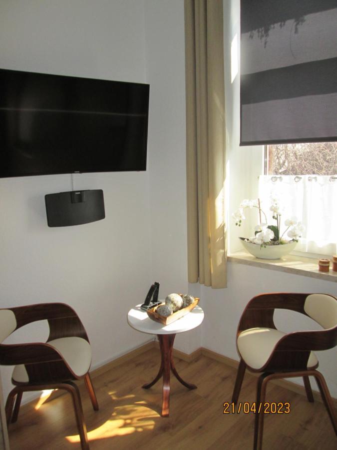 Zentrale-Ruhige Ferienwohnung Райхенбах-им-Фогтланд Экстерьер фото